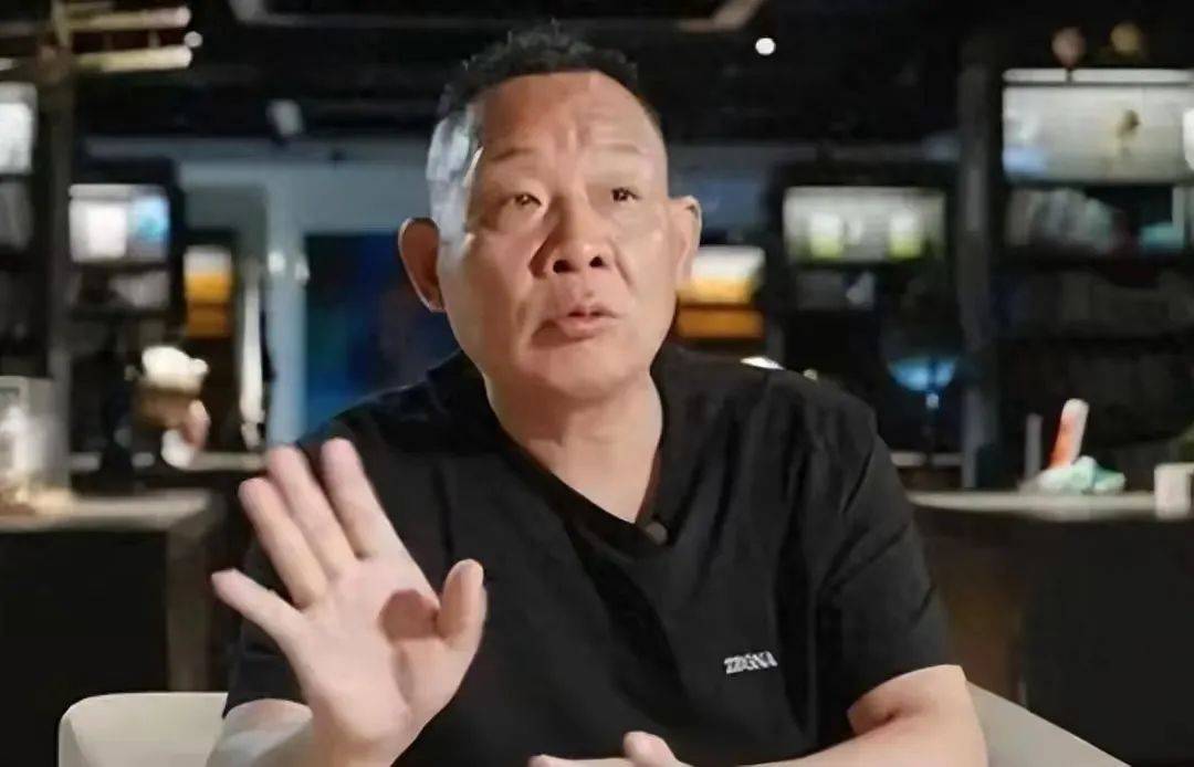 小时进不去胖东来为啥这么火？EVO真人平台凌晨6点排队3(图13)